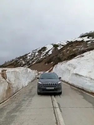 Jeep Cherokee ქირავდება საქართველოში