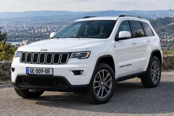 Jeep Grand Cherokee ქირავდება საქართველოში