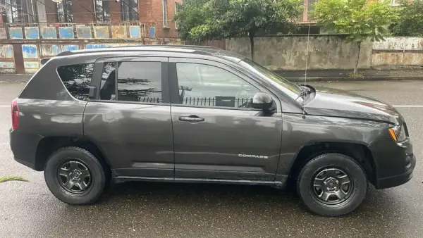 Jeep Compass ქირავდება თბილისში