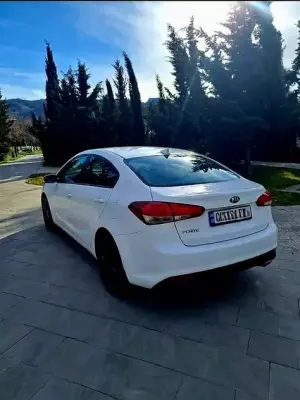 KIA Forte ქირავდება საქართველოში