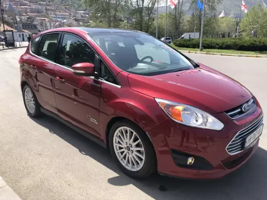 Ford C-Max для аренды в Боржоми
