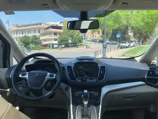 Ford C-Max для аренды в Боржоми