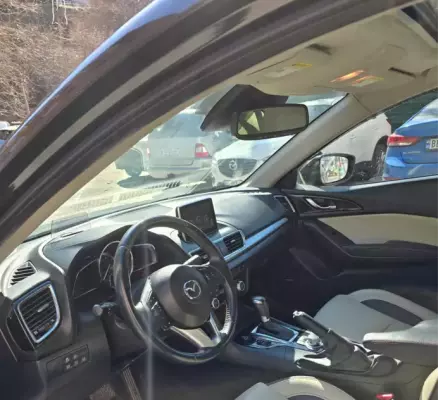 Mazda 3 ქირავდება შეკვეთილში