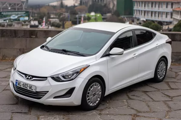 Hyundai Elantra ქირავდება საქართველო -ში